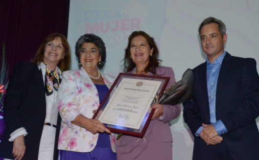 Alcaldesa Virginia Reginato, mujeres destacadas 3